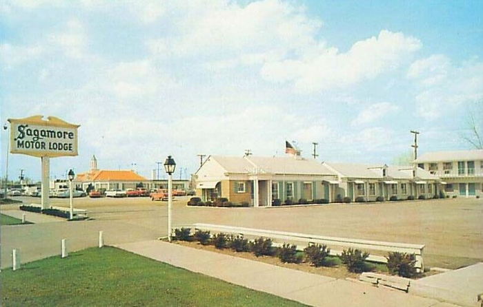 Sagamore Motor Lodge - Vintage Postcard